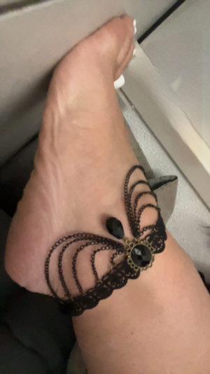 CjUKMVNuYXBjaGF0LzEzLjYzLjEuMCAoaVBob25lMTQsMzsgaU9TIDE4LjYuMjsgZ3ppcCkgAQ==