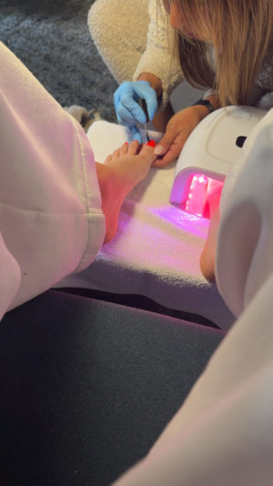 CjYKMlNuYXBjaGF0LzEzLjExLjAuNDIgKGlQaG9uZTE2LDI7IGlPUyAxNy42LjE7IGd6aXApIAI=