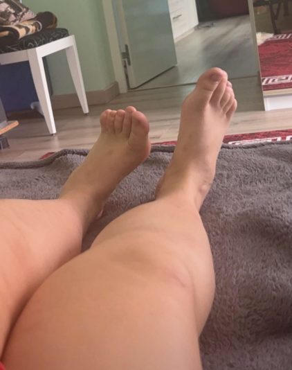 irina_girlfriend_teenager_feet__by_teengirlsfeet3_dgvypwk