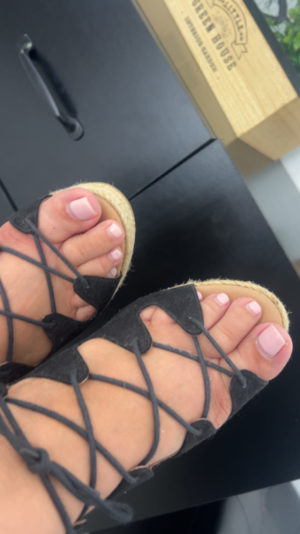 CjUKMVNuYXBjaGF0LzEzLjYyLjEuMCAoaVBob25lMTQsMzsgaU9TIDE4LjYuMjsgZ3ppcCkgAg==