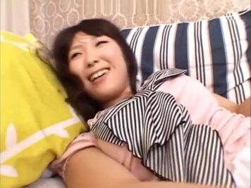 Japanese orgasmic foot worship ! Very hot !